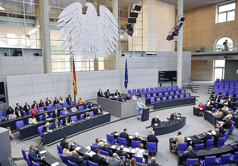 Verfassungsschützer für Prüfung der Geheimschutzpraxis im Bundestag