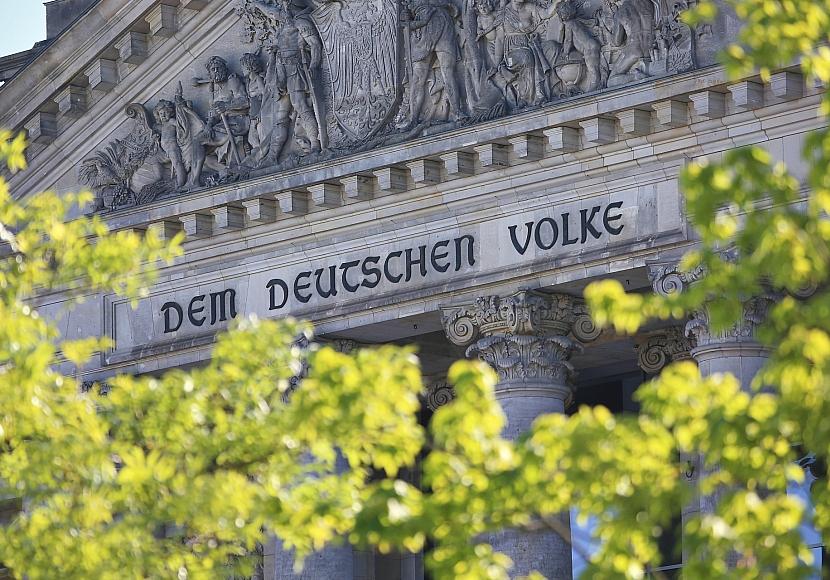 Bilger lehnt Streichung der Sommerpause ab