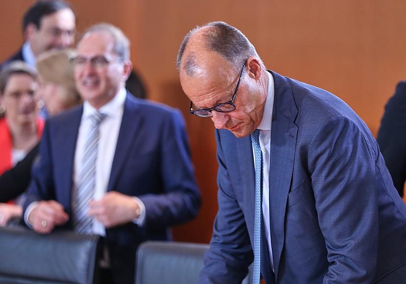 Infratest: Union sackt auf niedrigsten Wert seit vier Jahren
