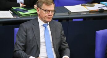 Wadephul rechnet mit langen Atomverhandlungen mit Iran