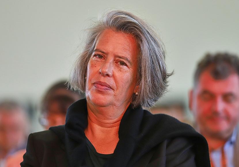 Sachsen-Anhalts Innenministerin warnt vor Radikalisierung im Netz