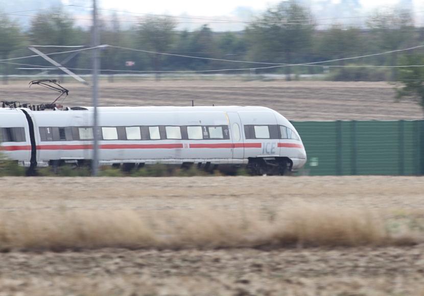 Bahnstrecke Hamburg-Berlin nach Sanierung wieder in Betrieb