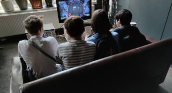 Prien lehnt Tracking von Kindern durch Eltern ab