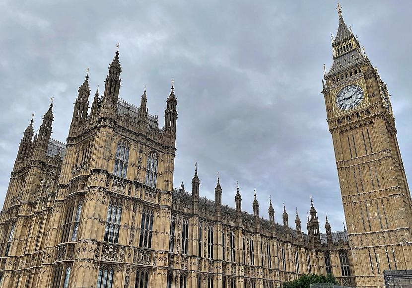 Britischer Verteidigungsminister tritt wegen Haushaltsstreit zurück