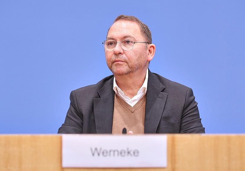 Verdi-Chef Werneke fordert Stabilisierung des Rentenniveaus