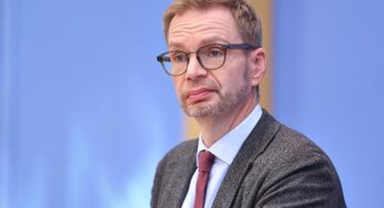 Steuerzahlerbund fordert Reduzierung von Verbeamtungen