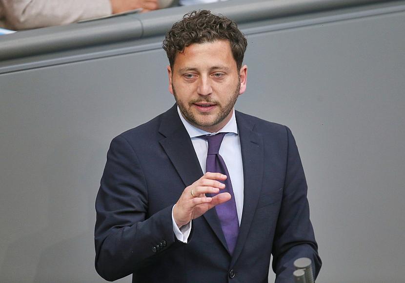 Grünen-Chef fordert spürbare Entlastung von Schwarz-Rot