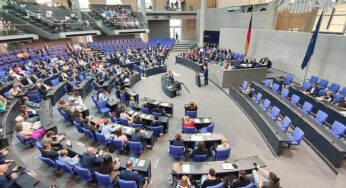 Bundestag stimmt für Krankenkassen-Sparpaket