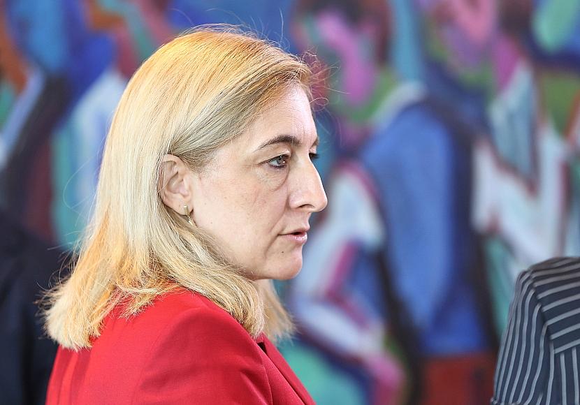 Warken kündigt weitere Sparmaßnahmen im Gesundheitswesen an