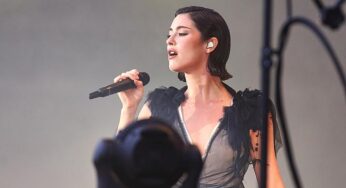 Gracie Abrams auf Platz eins der Album-Charts