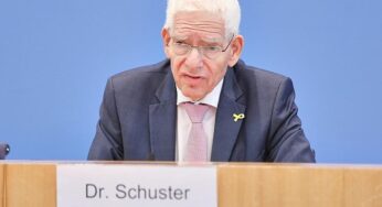 Zentralratspräsident Schuster skeptisch bei AfD-Verbot