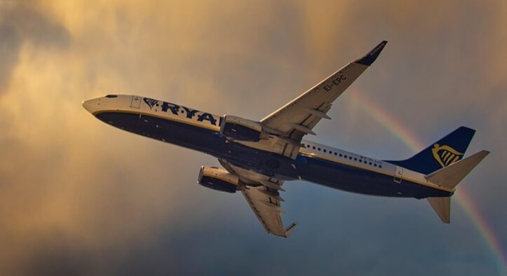 Katastrophe bei Ryanair: Passagier durch Fenster