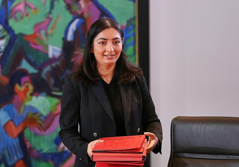 Alabali Radovan will in Indonesien für Energie-Kooperationen werben