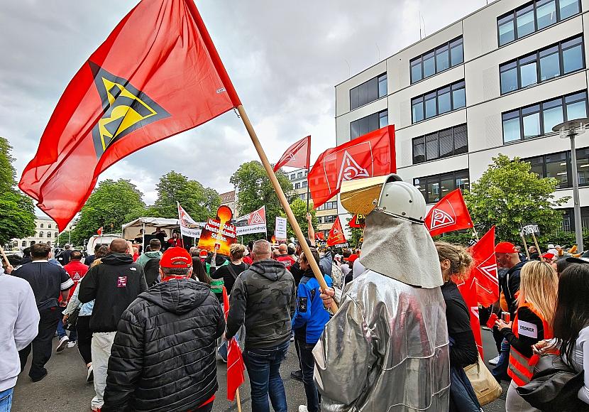 IG Metall erwägt flexible Gehaltsaufschläge für Betriebe