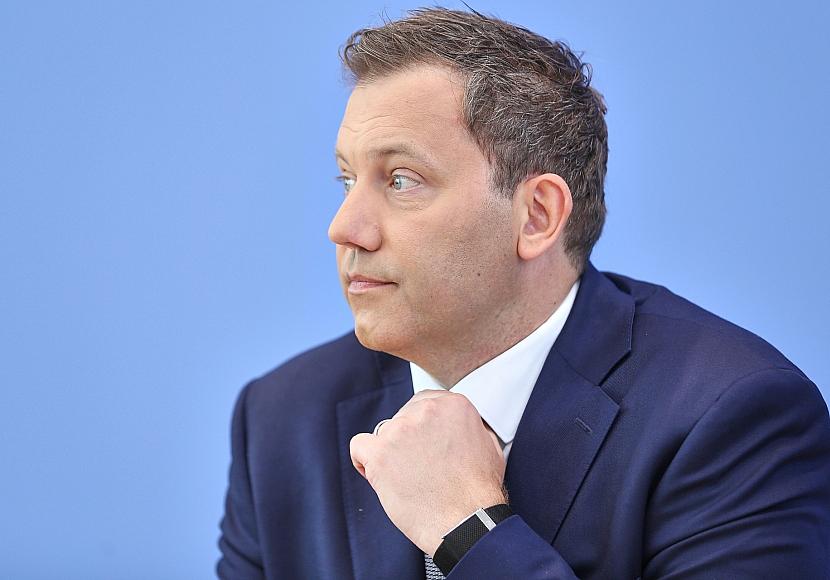Union kritisiert Klingbeils Steuerpläne scharf