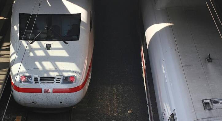 Bahnstrecke Berlin – Hamburg nach Fund von Weltkriegsbombe gesperrt