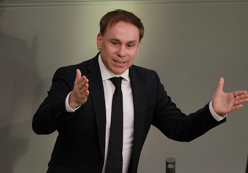 BPB: Ullrich will Demokratiekrise aktiv begegnen