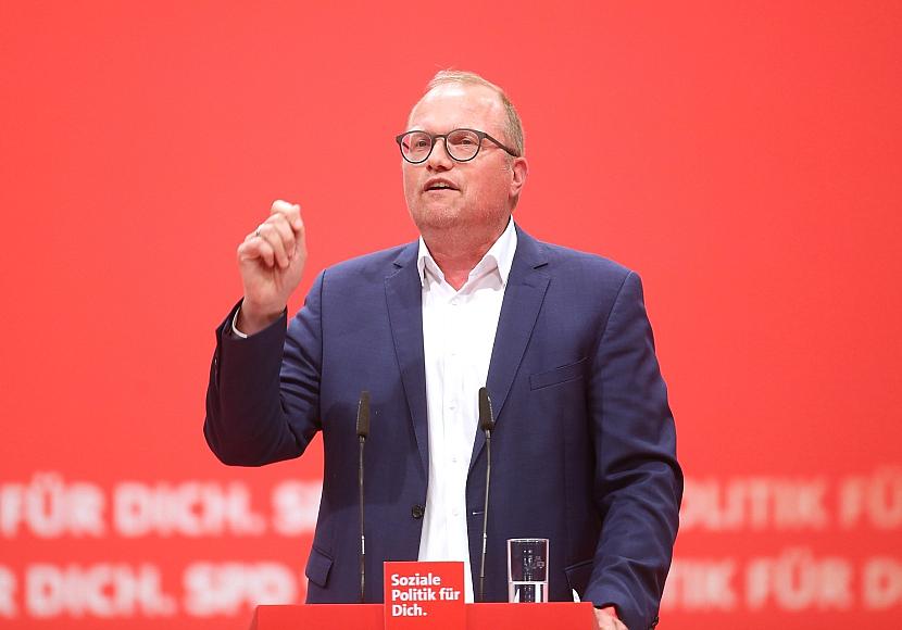 NRW-SPD-Spitzenkandidat will an Altersteilzeit länger festhalten