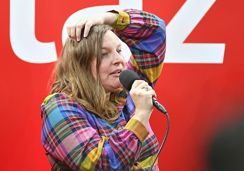 Shakira an Spitze der Single-Charts – „Wir sind Helden“ auf Platz 3