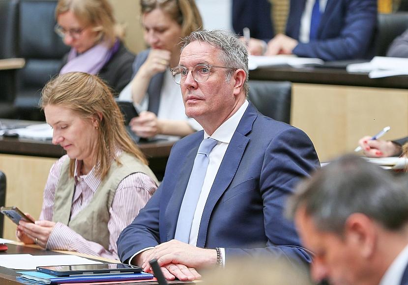 Schweitzer: Union muss Hängepartie um Kanzler beenden