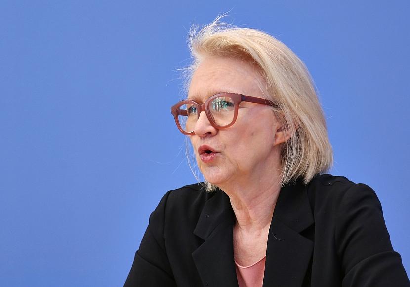 Schnitzer warnt vor Tankrabatt und Preisdeckel