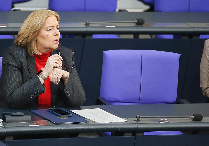 CSU-Politiker Hoffmann gegen Rauswurf von Arbeitsministerin Bas
