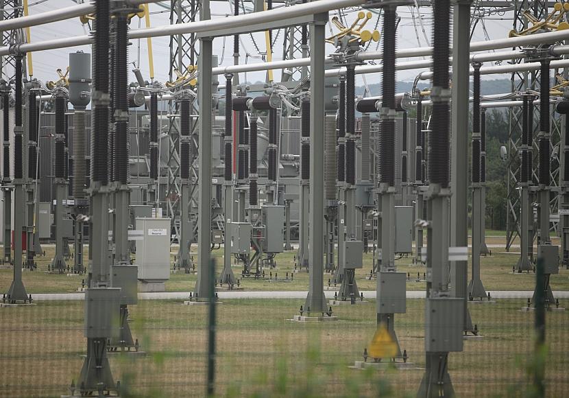 Angriffe auf Umspannwerke: NRW-Energieministerin kritisiert Regierung