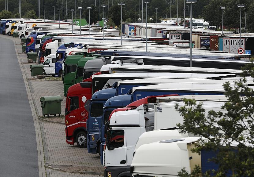Bilger kündigt weitere Ausnahmen vom Sonntagsfahrverbot für Lkw an