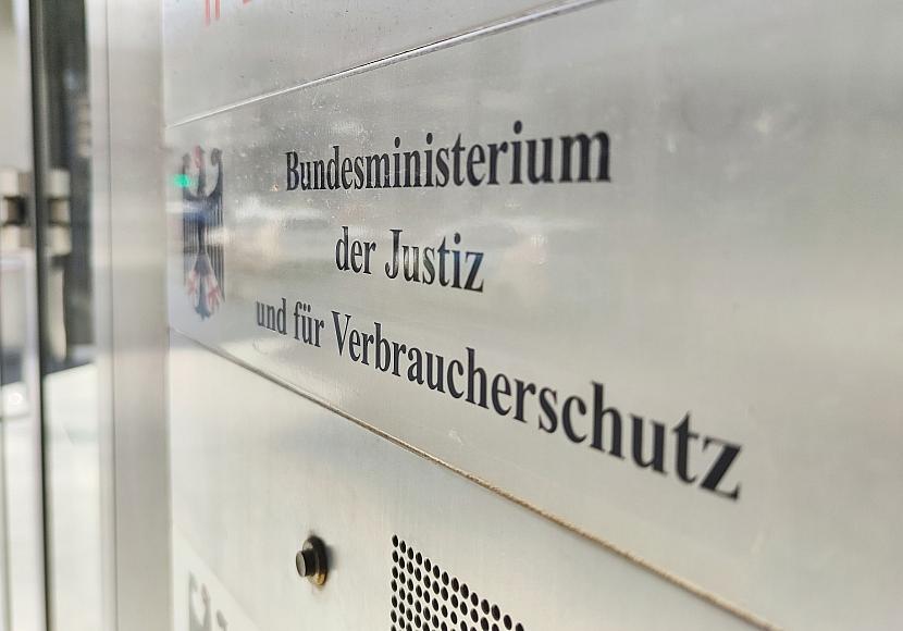 Regierung hält an Reform von Informationsfreiheitsgesetz fest