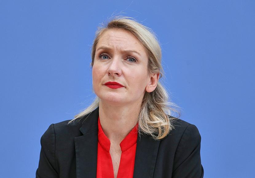 Bayerns Innenminister hält Schwerdtner für Gefahr für Deutschland