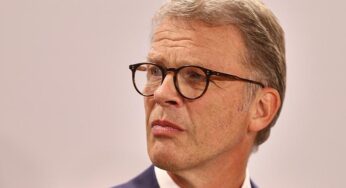 Deutsche-Bank-Chef Sewing kritisiert Tankrabatt