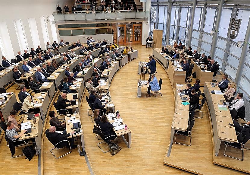 Mützenich kritisiert AfD-BSW-Antrag zu Russland-Sanktionen