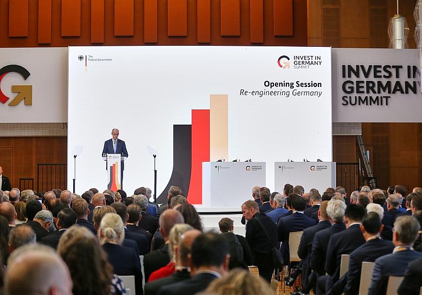 Merz verspricht Investoren „bestmögliche Rahmenbedingungen“