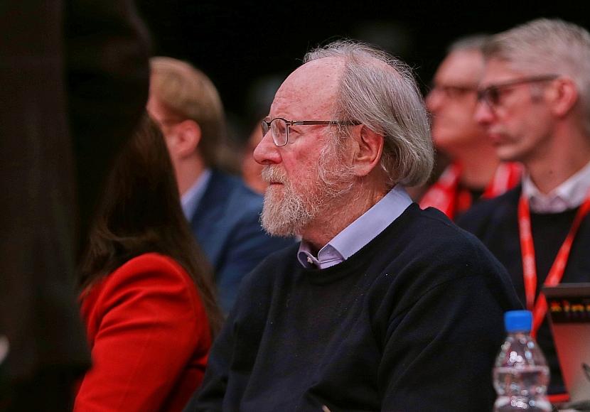 Thierse rät von rot-grün-roter Koalition in Berlin ab