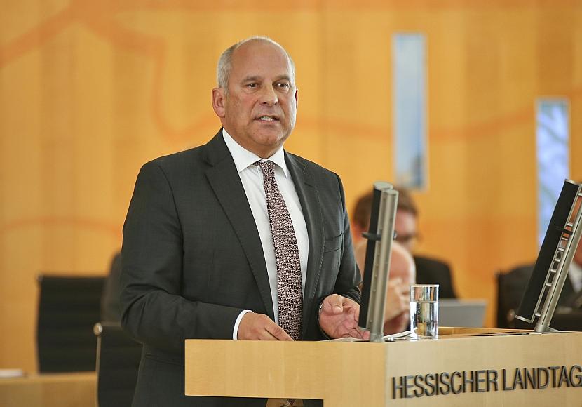 Hessens Innenminister fürchtet Linksextremisten bei Gen-Z-Protesten